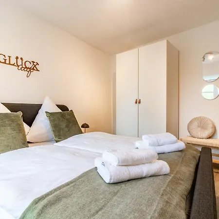 Erzglueck Modernes Dachgeschoss-apartment I Nahe Altstadt I Stellplatz & Waschmaschine Apartamento *